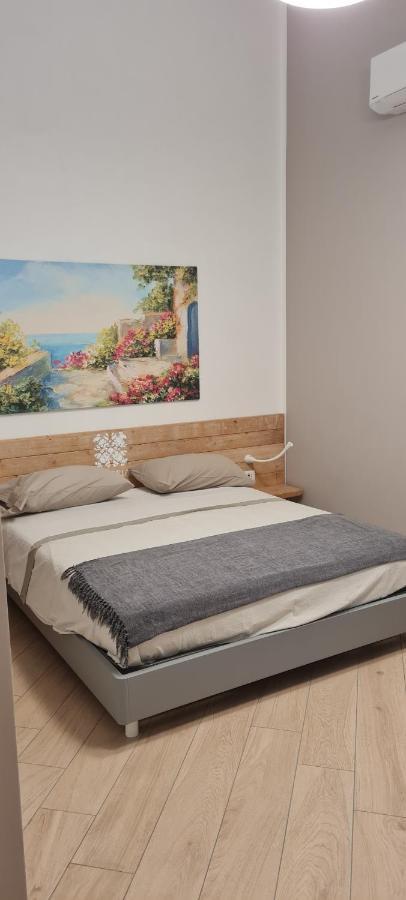 Euforia - Tre Sedi - Three Locations 2* Neapel