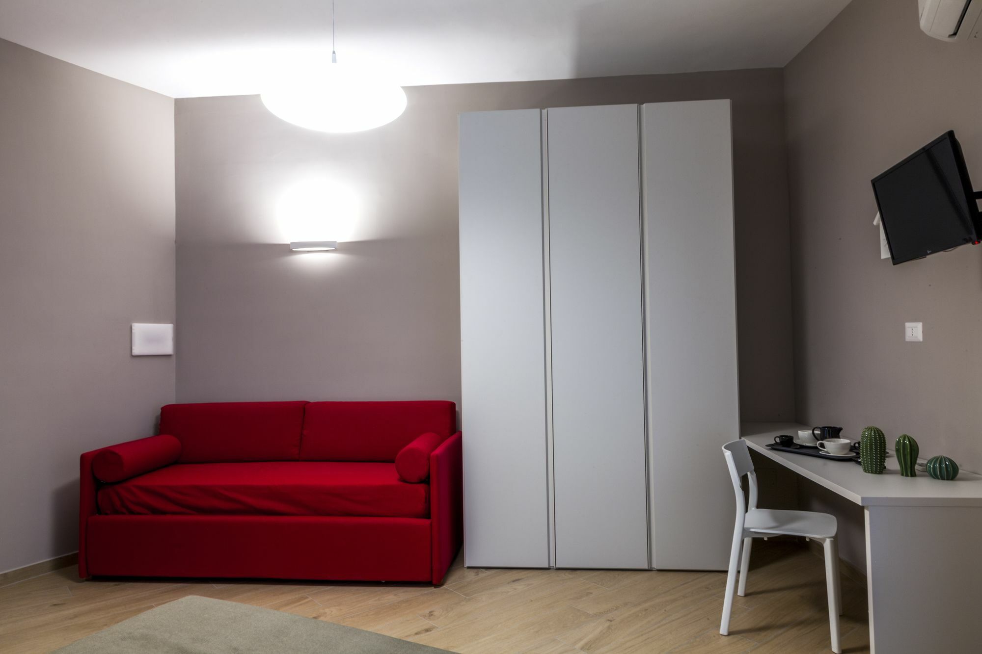 Euforia - Tre Sedi - Three Locations Neapel